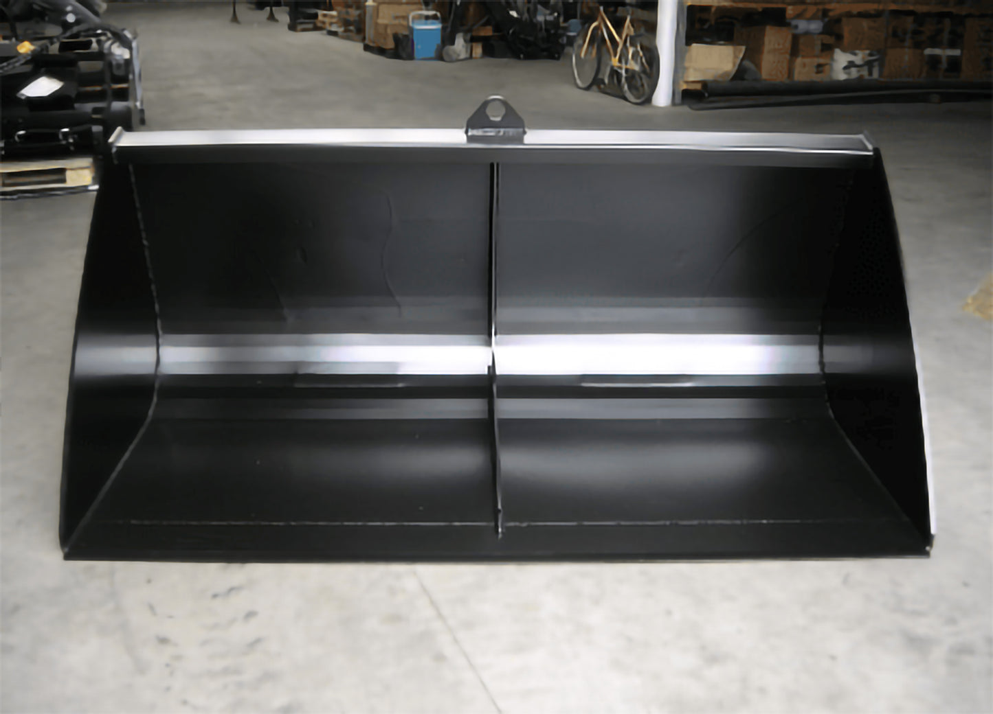 Mazio Light Materials Bucket | Width 65"-67.5" | Hydraulic Flow Range 15–25 GPM | For Skid Steers