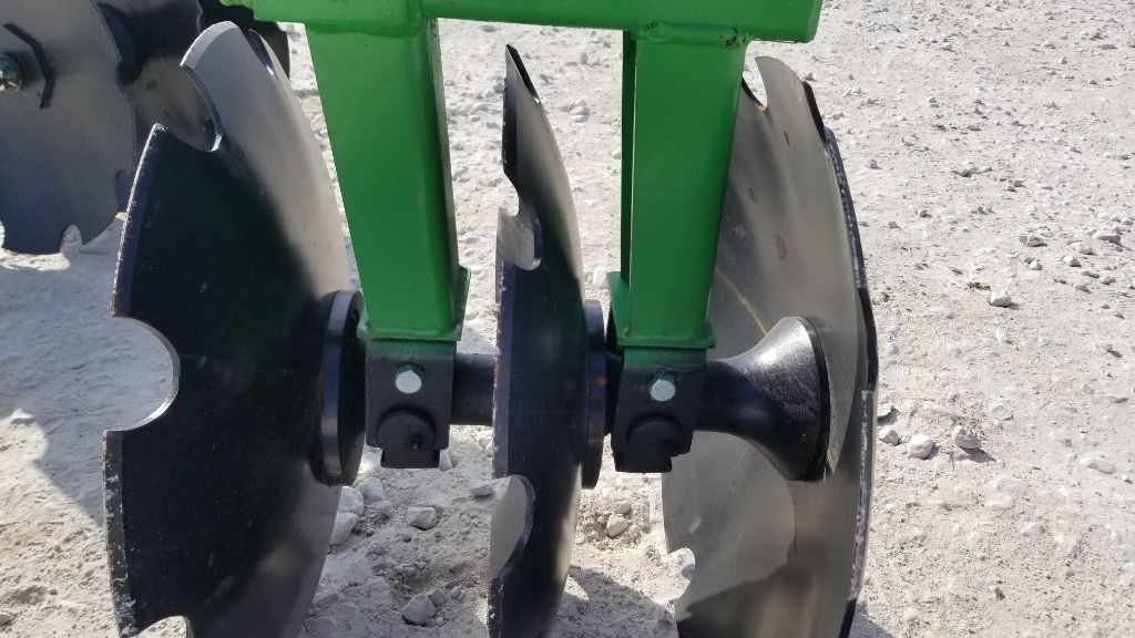 2024 Industrias America Disc Levee Plow | Model BP06 | Disc Spacing 9" | Disc Size 26" | Horsepower 60 To 80 HP | For Tractors