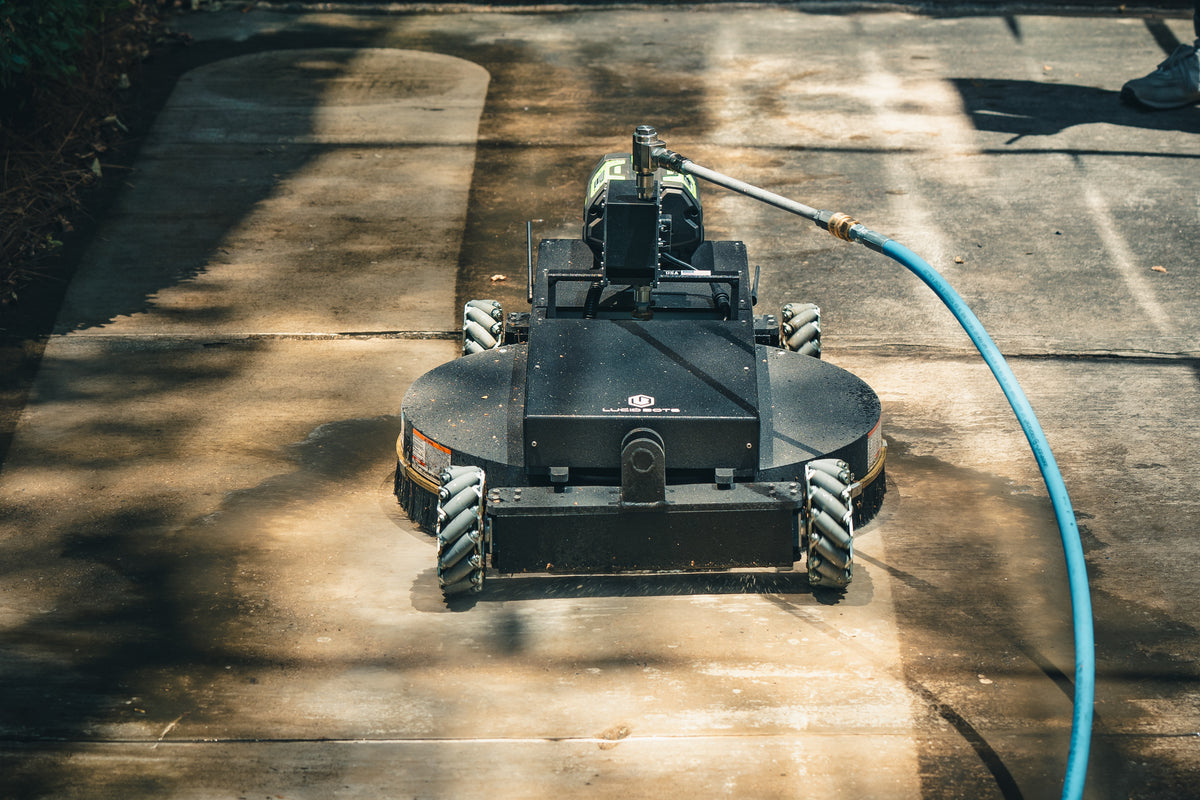 Lucid Bots Lavo Bot | Wide 24" inches | Pressure 500-4500 Psi | Flow Rate 4-12 GPM | 56V Battery