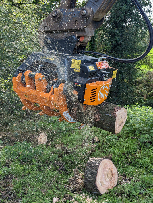 MDE Machinery | Log & Debris Grapple with Saw | Fixed Position | Model SX1400SAW | Opening Width 43.33" Inches | For 13-18 Ton Excavators