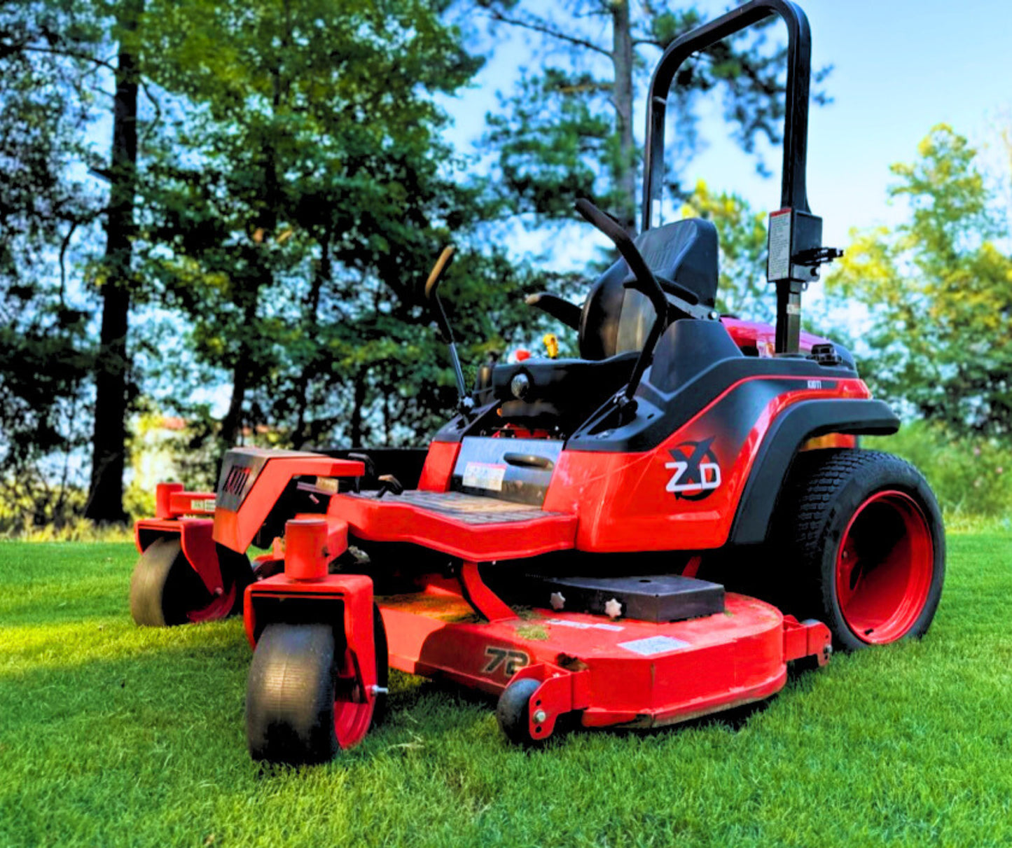 KIOTI | Zero Turn Mowers | ZXD Series | ZXD72 | 72" Cutting Width | 24.5 HP KIOTI | For Commercial Landscaping