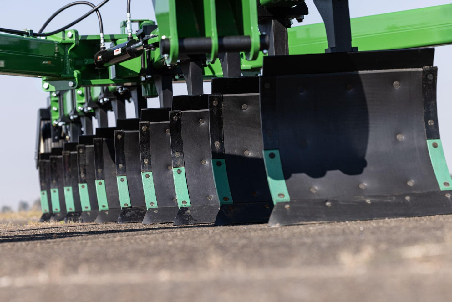 Harrell Ag | On-Land Switch Plow 6710 HD | 10-Bottom | Working Width 17 Feet Per Pass | HorsePower 325 to 600+ HP | For Tractors