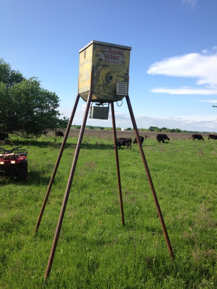 ASF Broadcast Feeder w/ Solar | Capacity 300lb | 7' Legs With Drive Pins