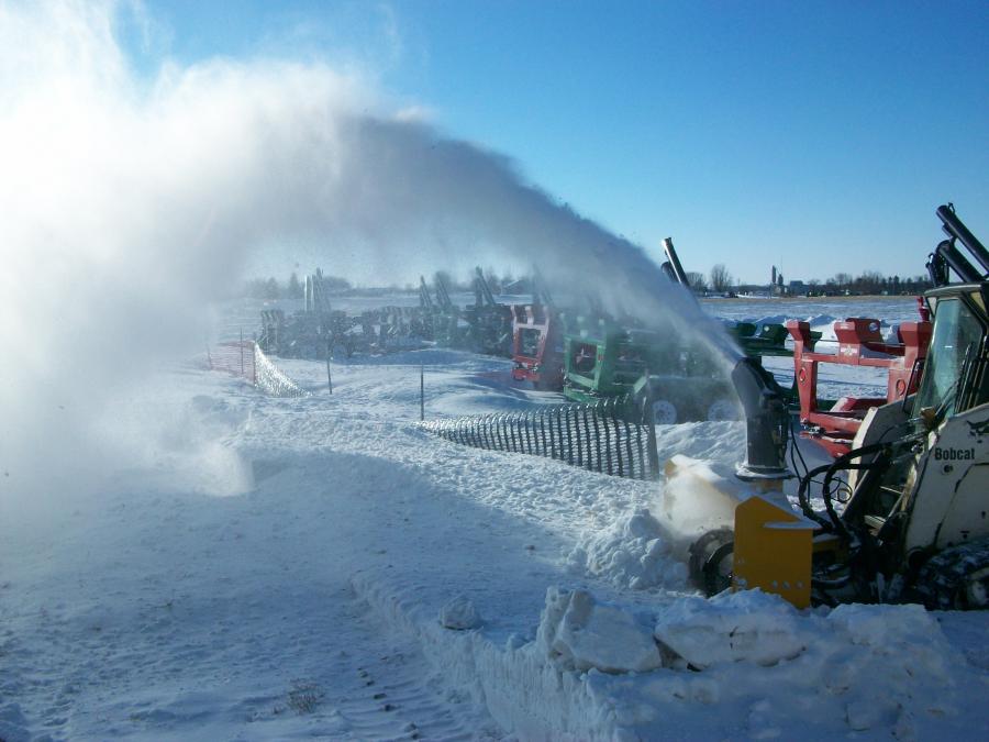 HitchDoc Hydraulic SnowBlower | Model HDS84SS | Width 84" inches | Oil Flow Range 11–35 GPM | For Extreme Duty Skid Steer