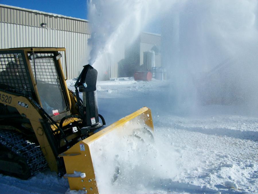HitchDoc Hydraulic SnowBlower | Model HDS84SS | Width 84" inches | Oil Flow Range 11–35 GPM | For Extreme Duty Skid Steer