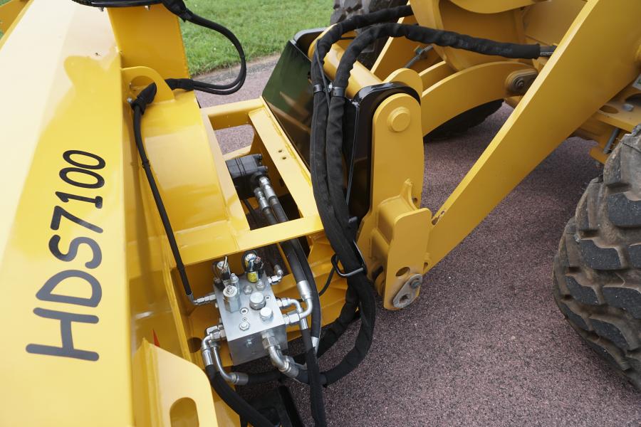 HitchDoc Hydraulic SnowBlower | Model HDS84SS | Width 84" inches | Oil Flow Range 11–35 GPM | For Extreme Duty Skid Steer