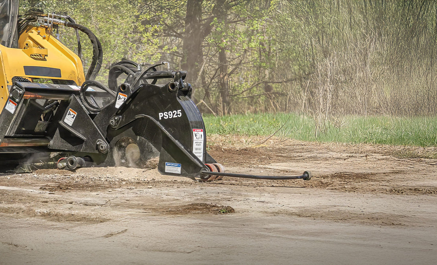 Erskine Pavement Saw Series | Overall Width 67" inches | Flow Rate 22-40 GPM | For Skid Steers