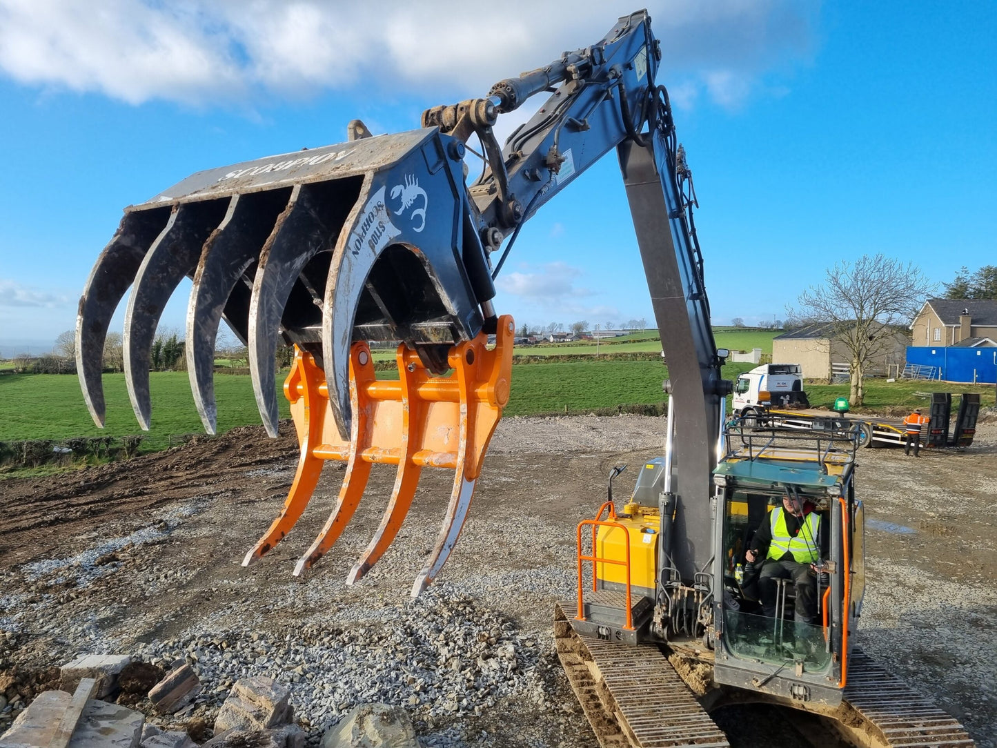 MDE Machinery | Scorpion Grapple | Model S500 To S1900 | Width 26.4" To 75" Inches | Machine Size 1.5 - 55 Tons | For Excavators