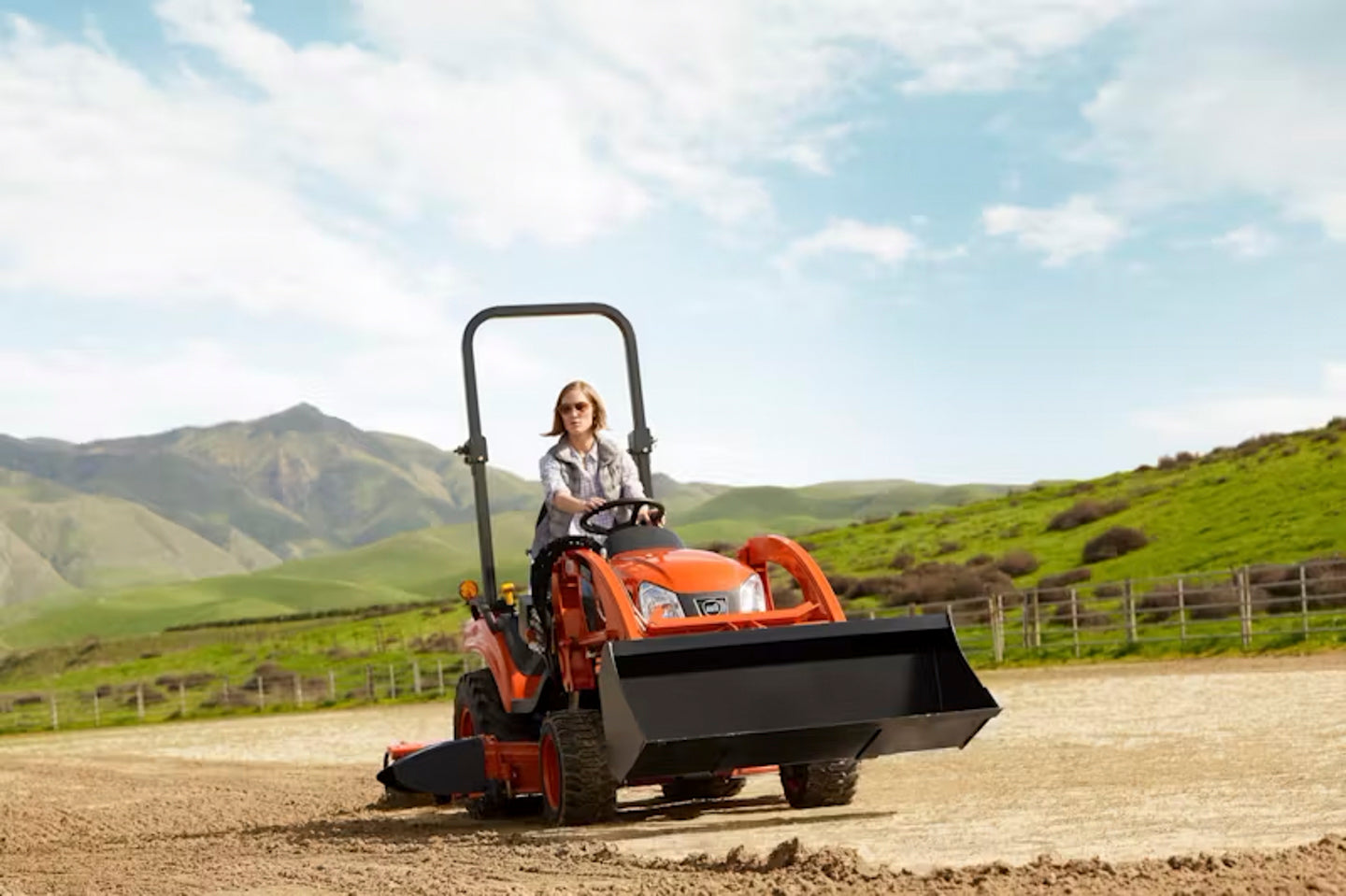 KIOTI | Hydrostatic Tractor with Loader | CS Series | CS2210 | 46.7" Width | 21 HP | For Compact Farming and Landscaping