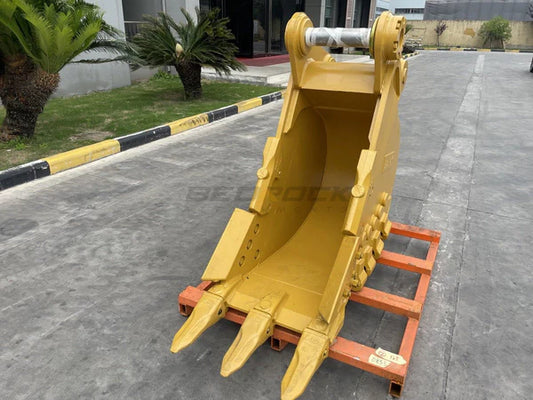 Bedrock Attachments Heavy-Duty Bucket & Adjuster GP | Model EB324CBHD | Width 24-Inch | Capacity 0.52 CU M | Machine Size 24-30 Tons | For Excavators