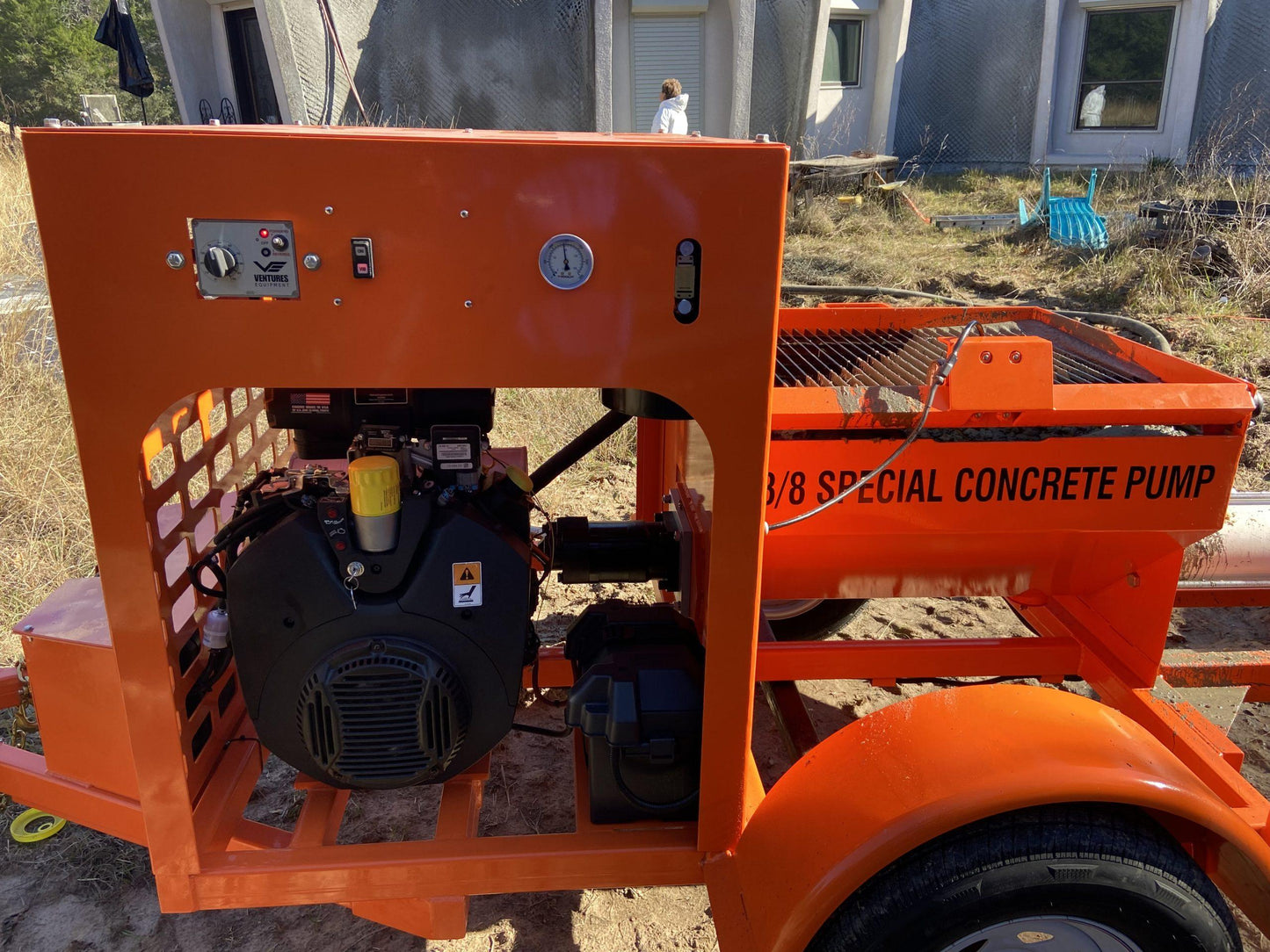Venture 3/8 Special Trailer Concrete Gas | Engine Mounted Pump | 37HP | Capacity 100 Gallons