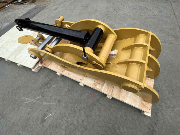 Bedrock Attachments Pin Grabber Thumb | Width 43.3" | Pin Size 110mm | 3 Teeth | Machine Size 45-50 Ton | For Excavators