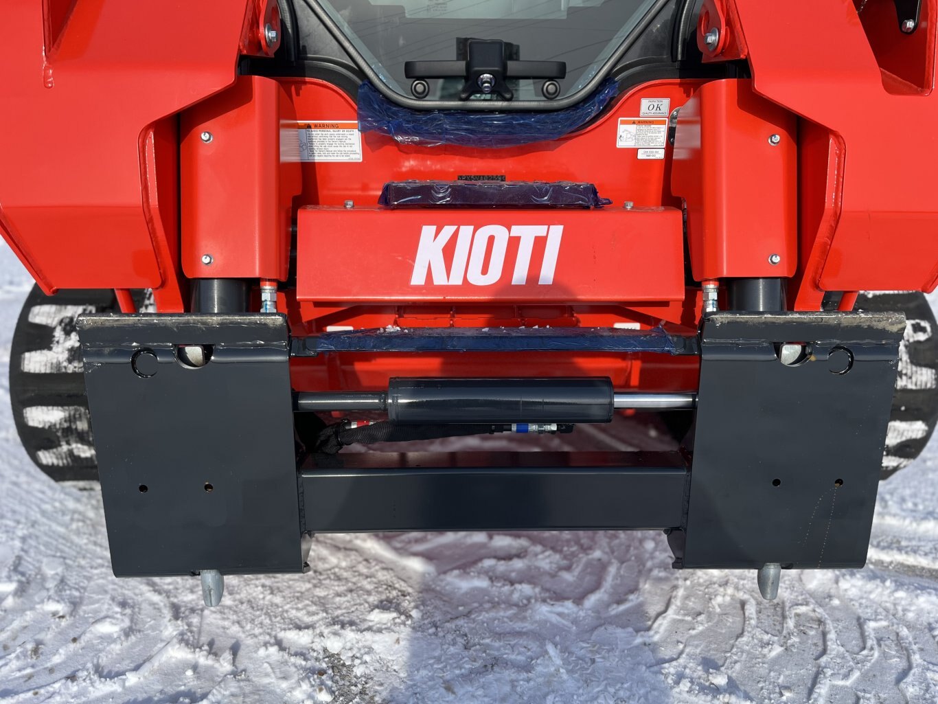 KIOTI Compact Track Loader | Model TL750 Flow+ Cab | Width 70.9" | Length 116.1" | Height with Cab 81.9" | Hydraulic Flow 34 GPM | For Heavy-Duty Tasks