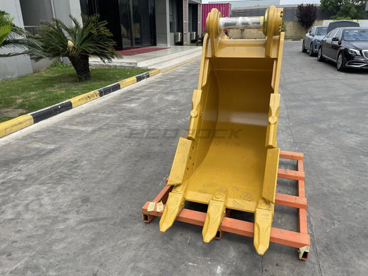 Bedrock Attachments Heavy-Duty Bucket & Adjuster GP | Model EB324CBHD | Width 30-Inch | Capacity 0.70 CU M | Machine Size 24-30 Tons | For Excavators