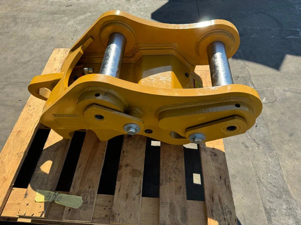 Bedrock Attachments Coupler B Linkage | Width 25.2" | Model OEQ-B | Machine Size 20-25 Tons | For Excavators