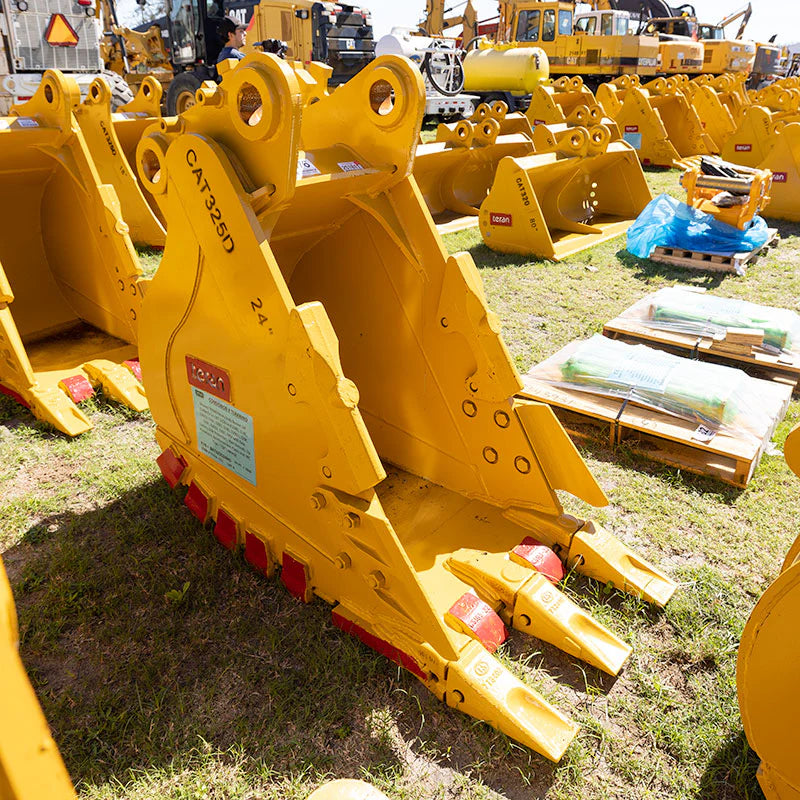 Teran Heavy Duty Excavator Bucket | Model BKT-325D HD | Digging Widths 18" to 66" Inch | Capacity 0.48 To 1.59 Cubic Meters | For Excavators