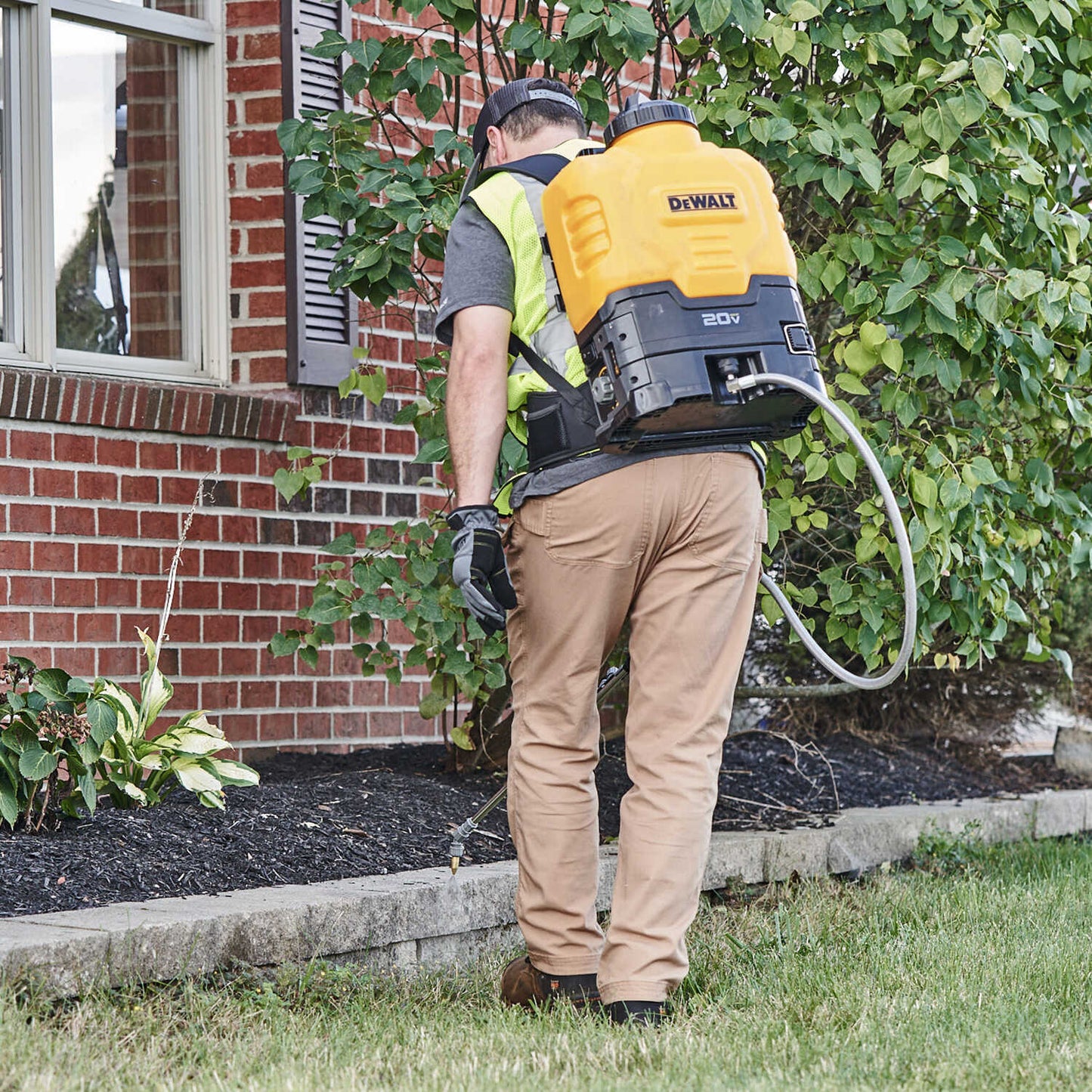 Forestry Supplies DeWalt® 20V Cordless Backpack Sprayer 4-Gallon Capacity