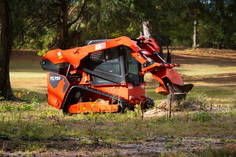 KIOTI Compact Track Loader | Model TL750 Flow+ Cab | Width 70.9" | Length 116.1" | Height with Cab 81.9" | Hydraulic Flow 34 GPM | For Heavy-Duty Tasks