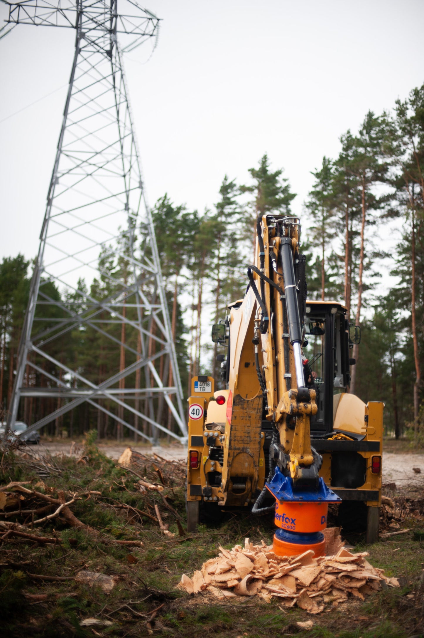 Dipperfox Stump Crushers | Model SC-600 | Cutting Diameter 23.6" | Hydraulic Flow Range 17-40 GPM | For Skid Steers