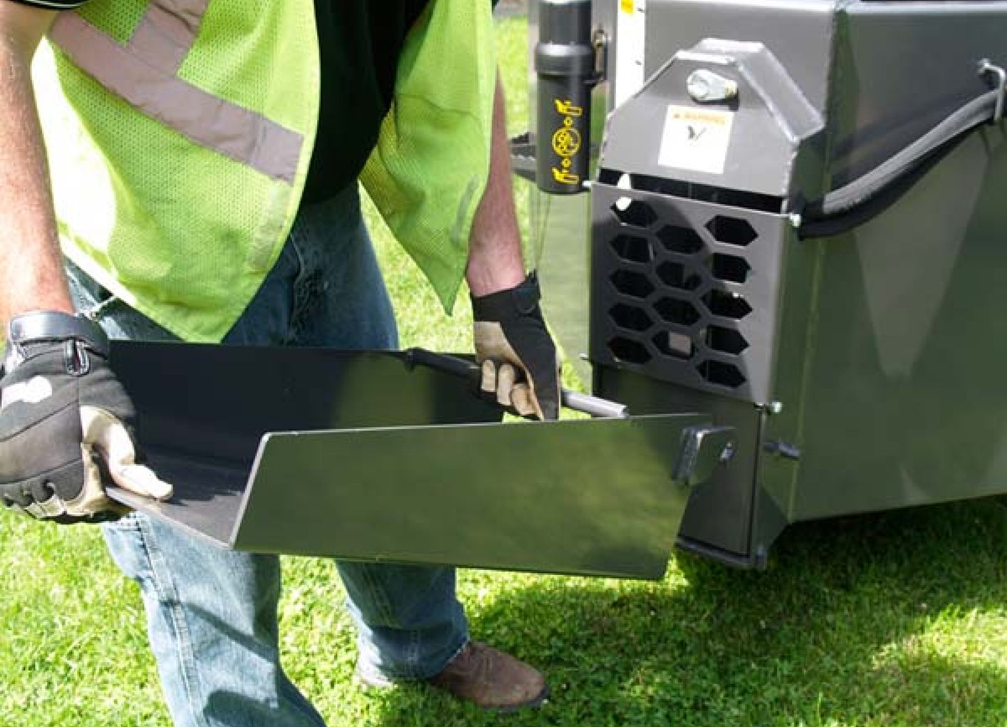 Paladin Concrete Bucket & Claw | Concrete Chuter Capacity 1.5' & 2.25' | Working Width 24" | For Skid Steer