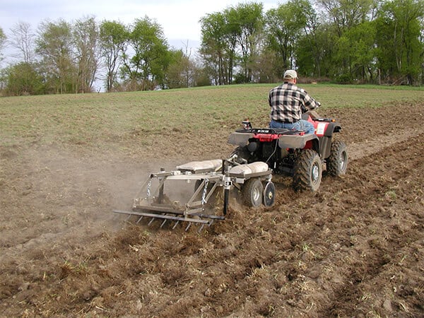 Kunz Engineering | Chisel Plow | Till-Ease | Model 760 | 60″ Width | Electric Lift | For Tractor