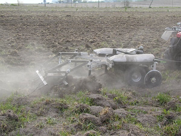 Kunz Engineering | Chisel Plow | Till-Ease | Model 760 | 60″ Width | Electric Lift | For Tractor