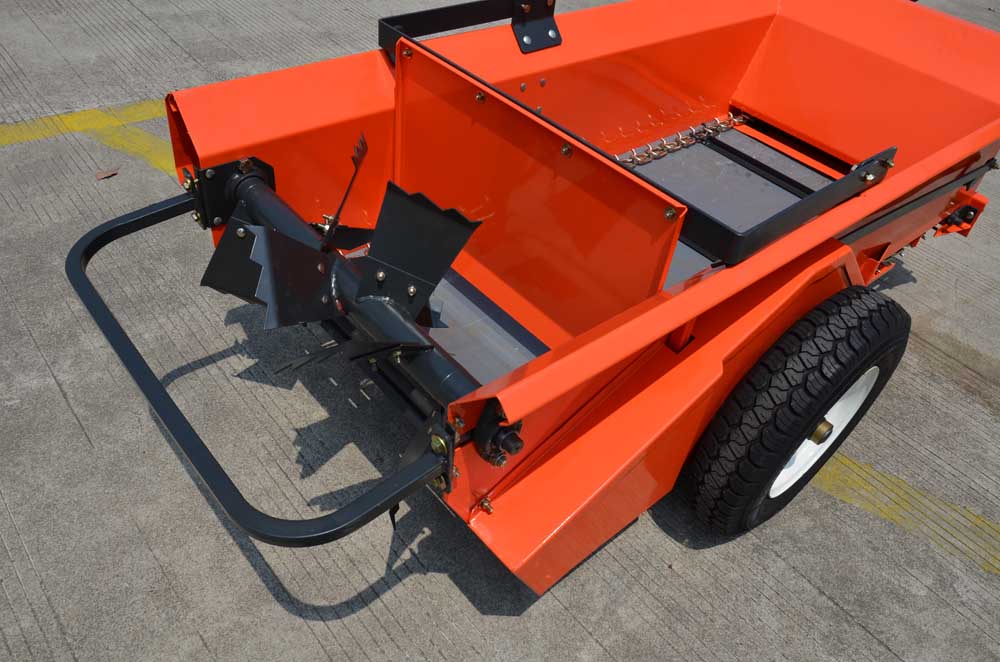 Farmer Helper | Manure Spreader | Model FH-25G | 44″ Width | Ground Drive | 27 Bushel Capacity | Horsepower 15 To 30 HP | For Tractors