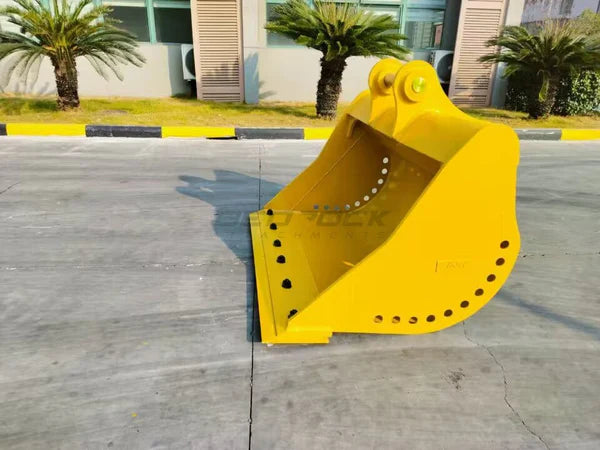 Bedrock Attachments Cleaning Bucket | Model EB316CL-60-0.6 | Width 60" | Capacity 0.6 CU M | Machine Size 14-18 Tons | For Excavators
