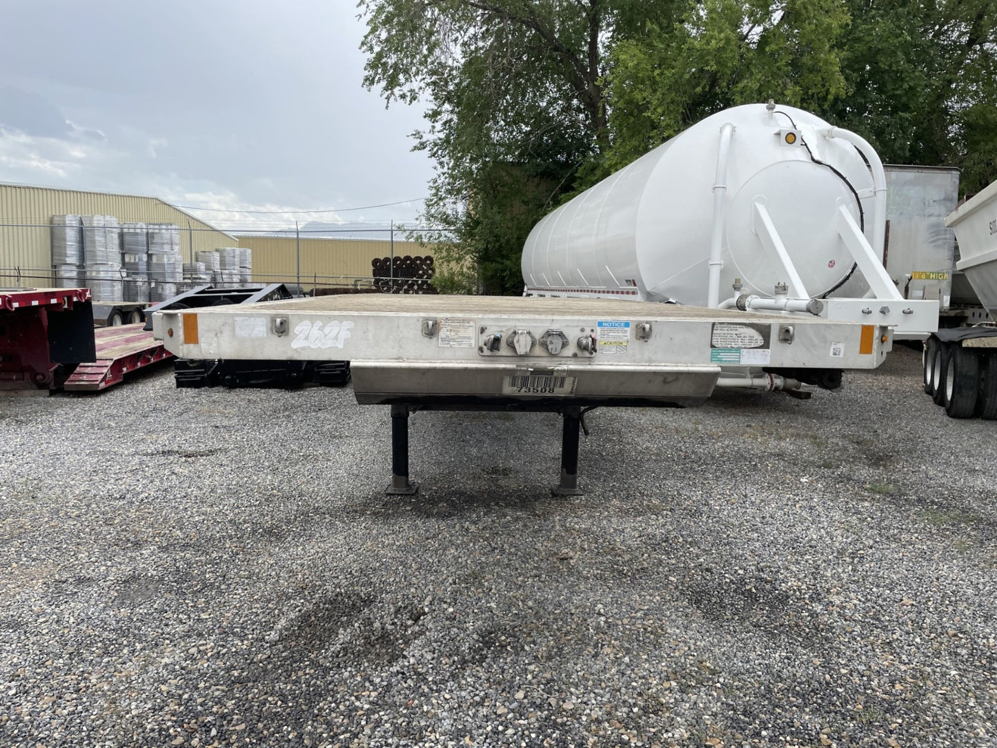 Fontaine | Flatbed Trailer | 2015 Model | 48' Length | Heavy-Duty Hauling | 102" Width | USED | For Industrial & Commercial Freight Transport