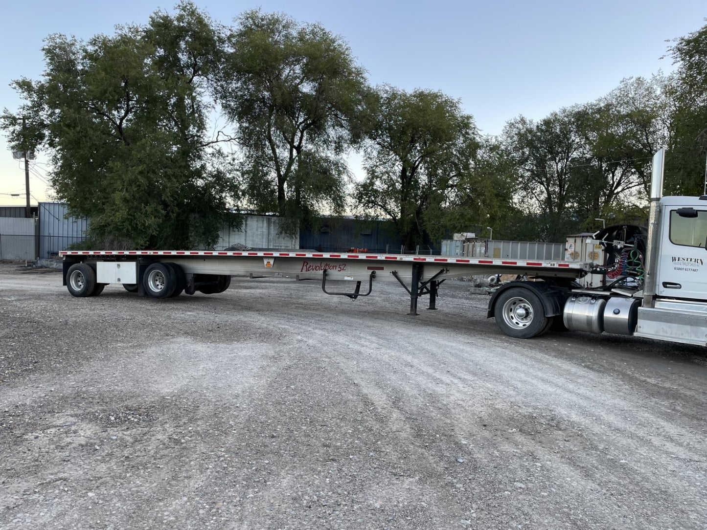 Fontaine | Flatbed Trailer | 2015 Model | 48' Length | Heavy-Duty Hauling | 102" Width | USED | For Industrial & Commercial Freight Transport