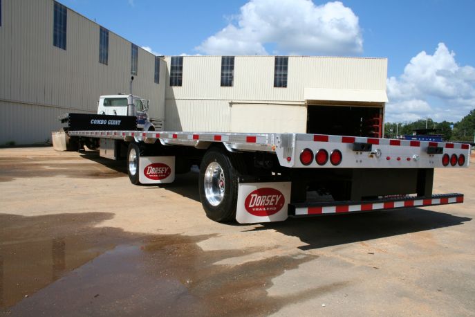 Dorsey Drop Deck Combo Flatbed Trailer | Model DC-22.5 | Overall Length 53' | Overall Width 102" | Capacity 30 Tons