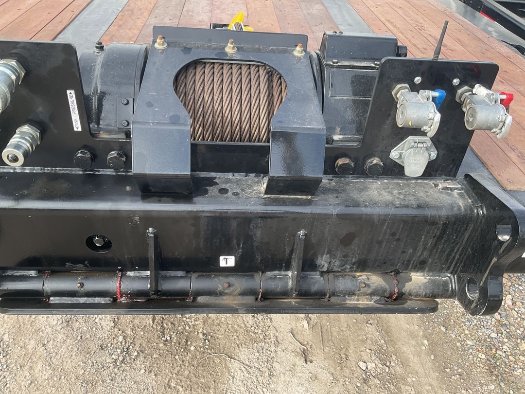 Doepker Sliding Axle Tilt Trailer | Model RT28207 | Overall Length 52' | Load Capacity 55 Tons