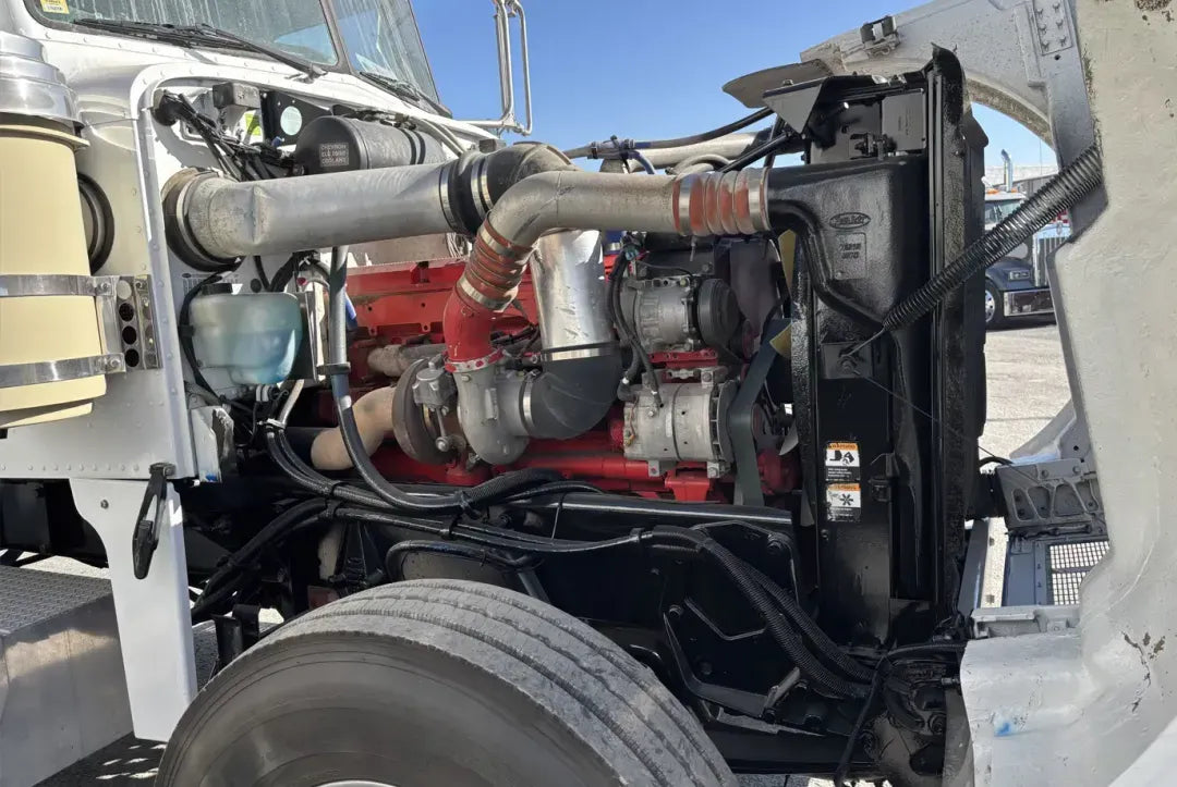 Peterbilt | 378 Sleeper Truck | 2005 Model | Heavy-Duty Hauling | 3.58 Gear Ratio | 475 HP | USED | For Long-Distance & Industrial Transport