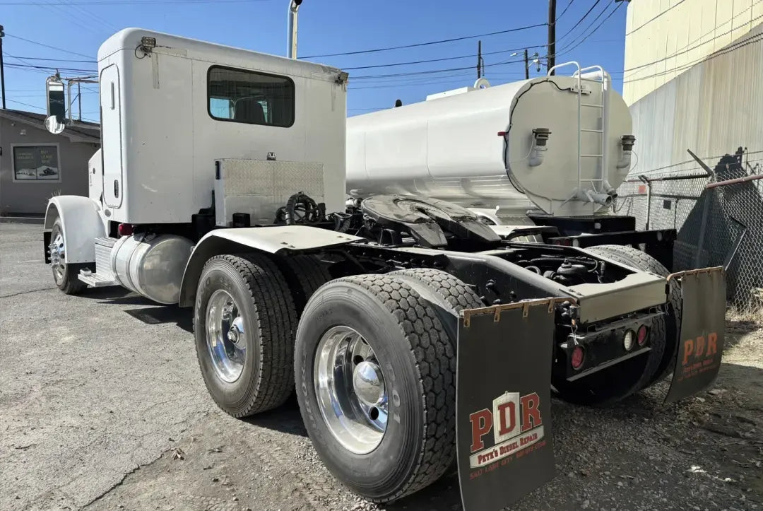 Peterbilt | 378 Sleeper Truck | 2005 Model | Heavy-Duty Hauling | 3.58 Gear Ratio | 475 HP | USED | For Long-Distance & Industrial Transport