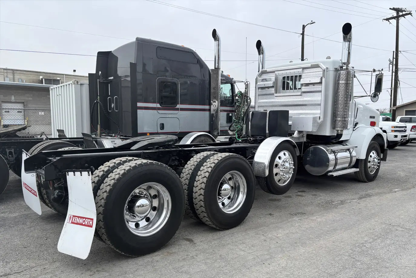Kenworth | T800 | 2005 Model | Heavy-Duty Hauling | 485 HP CAT C-15 | 10-Speed Transmission | USED | For Industrial & Long-Distance Transport