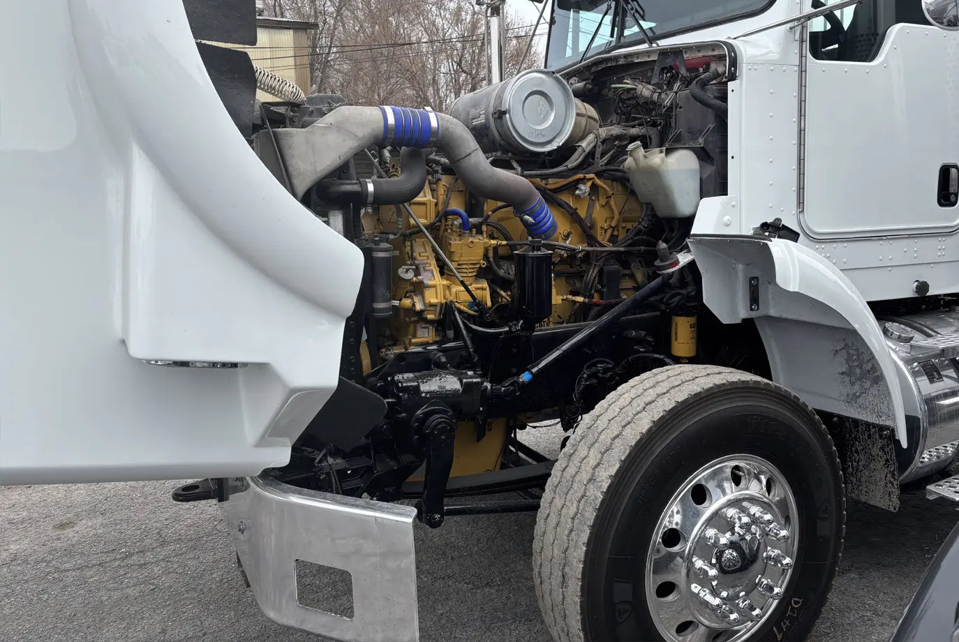 Kenworth | T800 | 2005 Model | Heavy-Duty Hauling | 485 HP CAT C-15 | 10-Speed Transmission | USED | For Industrial & Long-Distance Transport