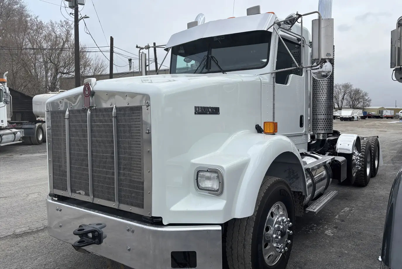 Kenworth | T800 | 2005 Model | Heavy-Duty Hauling | 485 HP CAT C-15 | 10-Speed Transmission | USED | For Industrial & Long-Distance Transport