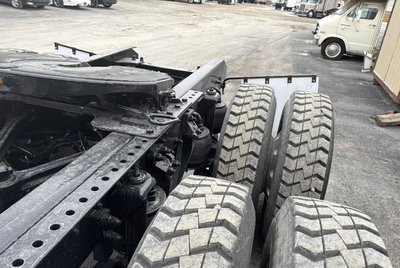 Kenworth | T800 | 2005 Model | Heavy-Duty Hauling | 485 HP CAT C-15 | 10-Speed Transmission | USED | For Industrial & Long-Distance Transport