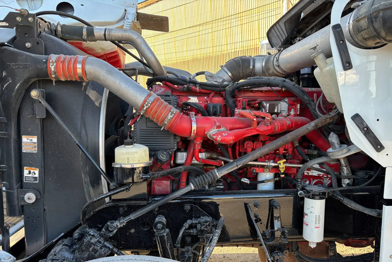 Kenworth | W900 | 2011 Model | Heavy-Duty Hauling | ISX15 Engine | 18-Speed Transmission | USED | For Long-Distance & Industrial Transport