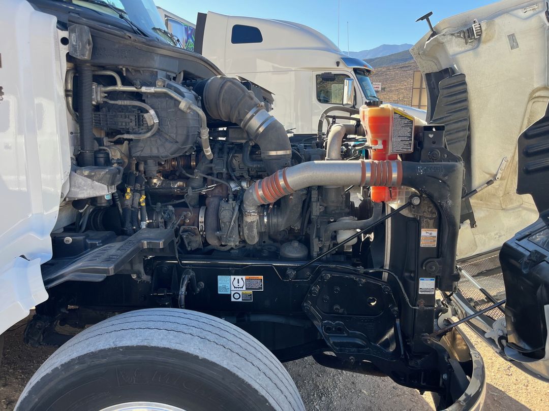 Peterbilt | 579 Sleeper Truck | 510 HP | 13-Speed Manual | USED | For Long-Distance & Heavy-Duty Hauling