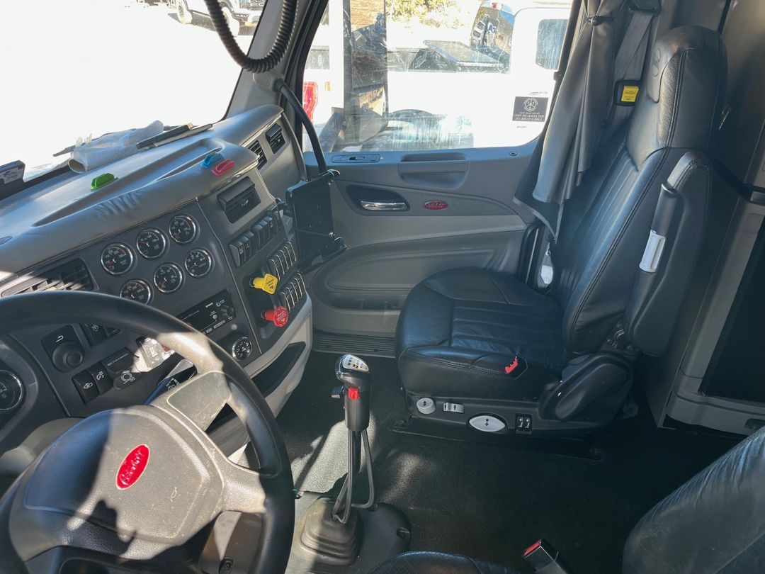 Peterbilt | 579 Sleeper Truck | 510 HP | 13-Speed Manual | USED | For Long-Distance & Heavy-Duty Hauling