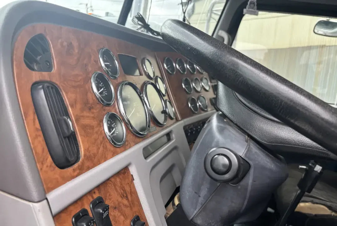 Peterbilt | 357 Day Cab | 2006 Model | Heavy-Duty Hauling | CAT C-15 Engine | USED | For Industrial & Long-Distance Transport