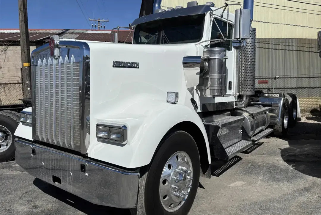 Kenworth | W900 Sleeper Truck | 2007 Model | Heavy-Duty Hauling | CAT C15 Engine | USED | For Industrial & Long-Distance Transport