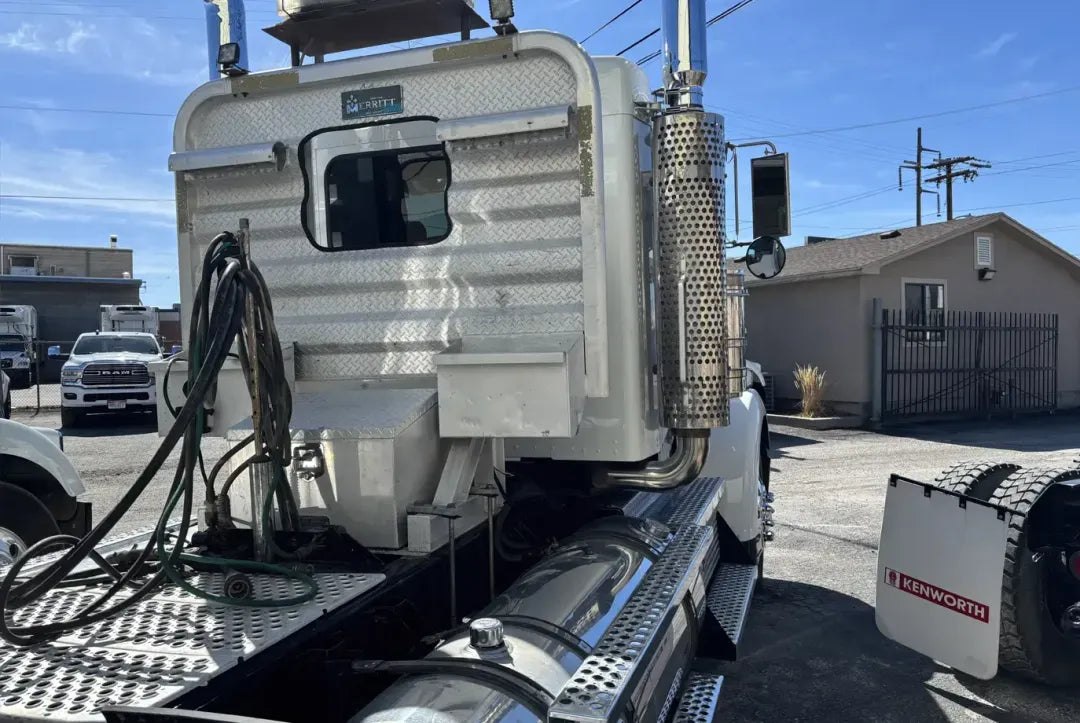 Kenworth | W900 Sleeper Truck | 2007 Model | Heavy-Duty Hauling | CAT C15 Engine | USED | For Industrial & Long-Distance Transport
