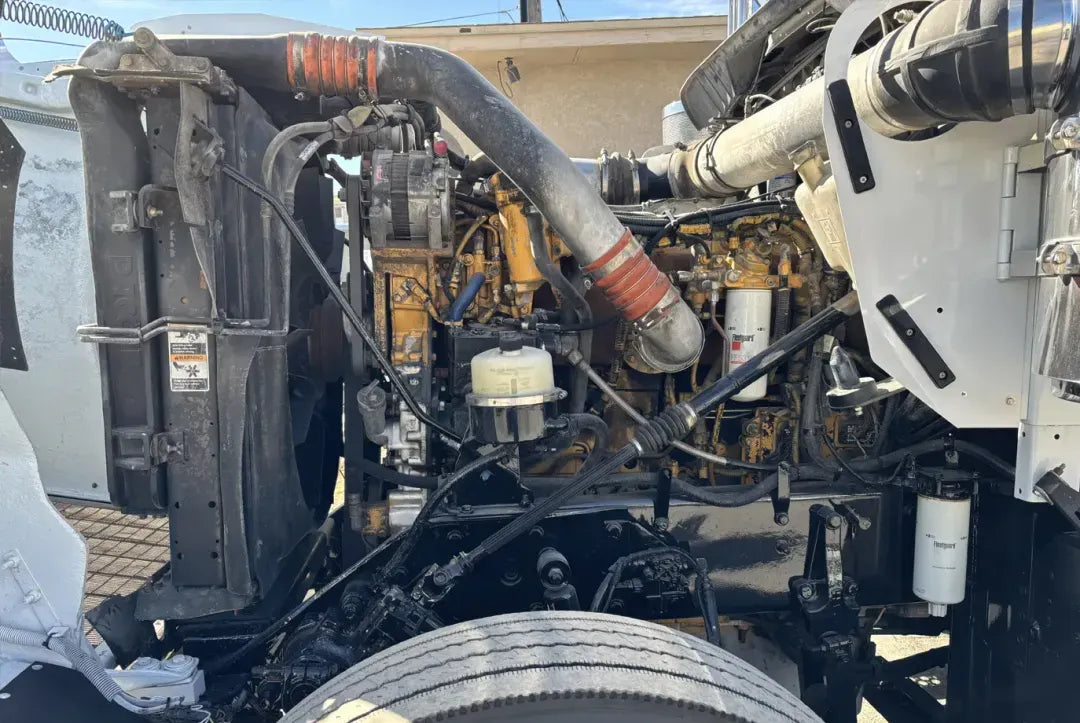 Kenworth | W900 Sleeper Truck | 2009 Model | Heavy-Duty Hauling | High-Torque Capacity | 102" Width | USED | For Industrial & Long-Distance Transport