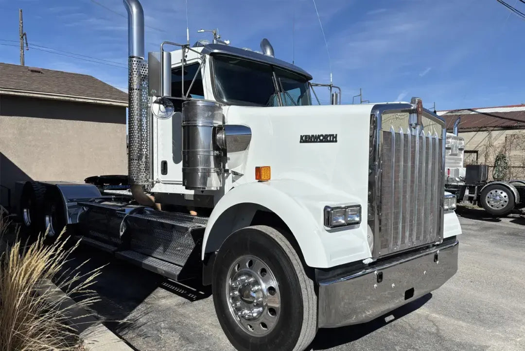 Kenworth | W900 Sleeper Truck | 2009 Model | Heavy-Duty Hauling | High-Torque Capacity | 102" Width | USED | For Industrial & Long-Distance Transport