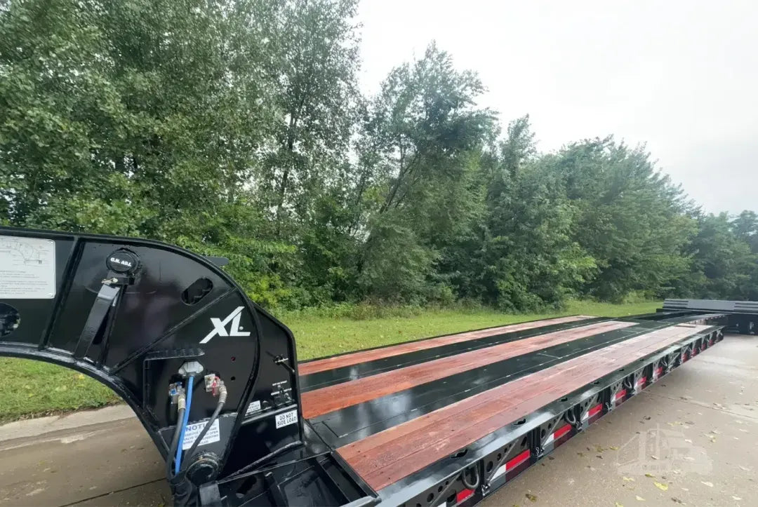 XL Specialized | 110HDE Extendable Lowboy Trailer | 53' Length | 110,000 lbs Capacity | 102" Width | For Extreme Heavy-Haul Transport