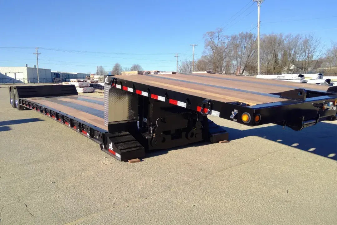 XL Specialized | 90 MDE Extendable Lowboy | XL 90 MDE-W | 50'4" Extendable Deck | 90,000 lbs Capacity | 102" Wide | For Heavy-Duty Hauling & Oversized Loads