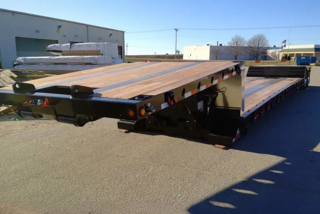 XL Specialized | 90 MDE Extendable Lowboy | XL 90 MDE-W | 50'4" Extendable Deck | 90,000 lbs Capacity | 102" Wide | For Heavy-Duty Hauling & Oversized Loads