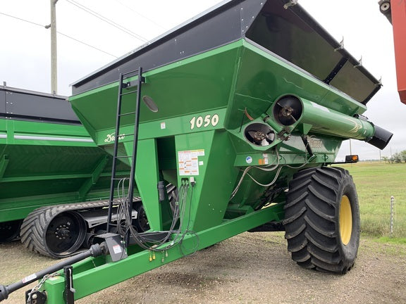 Demco | Single Auger Grain Carts | Model 1050 Bushel | Width 120" To 144" | PTO 1000 RPM | Horsepower 175+ HP | For Tractors